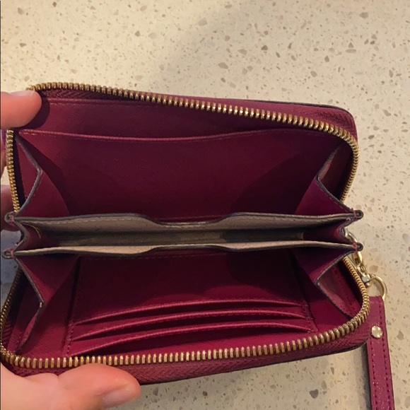 Michael Kors wristlet - Picture 3 of 3